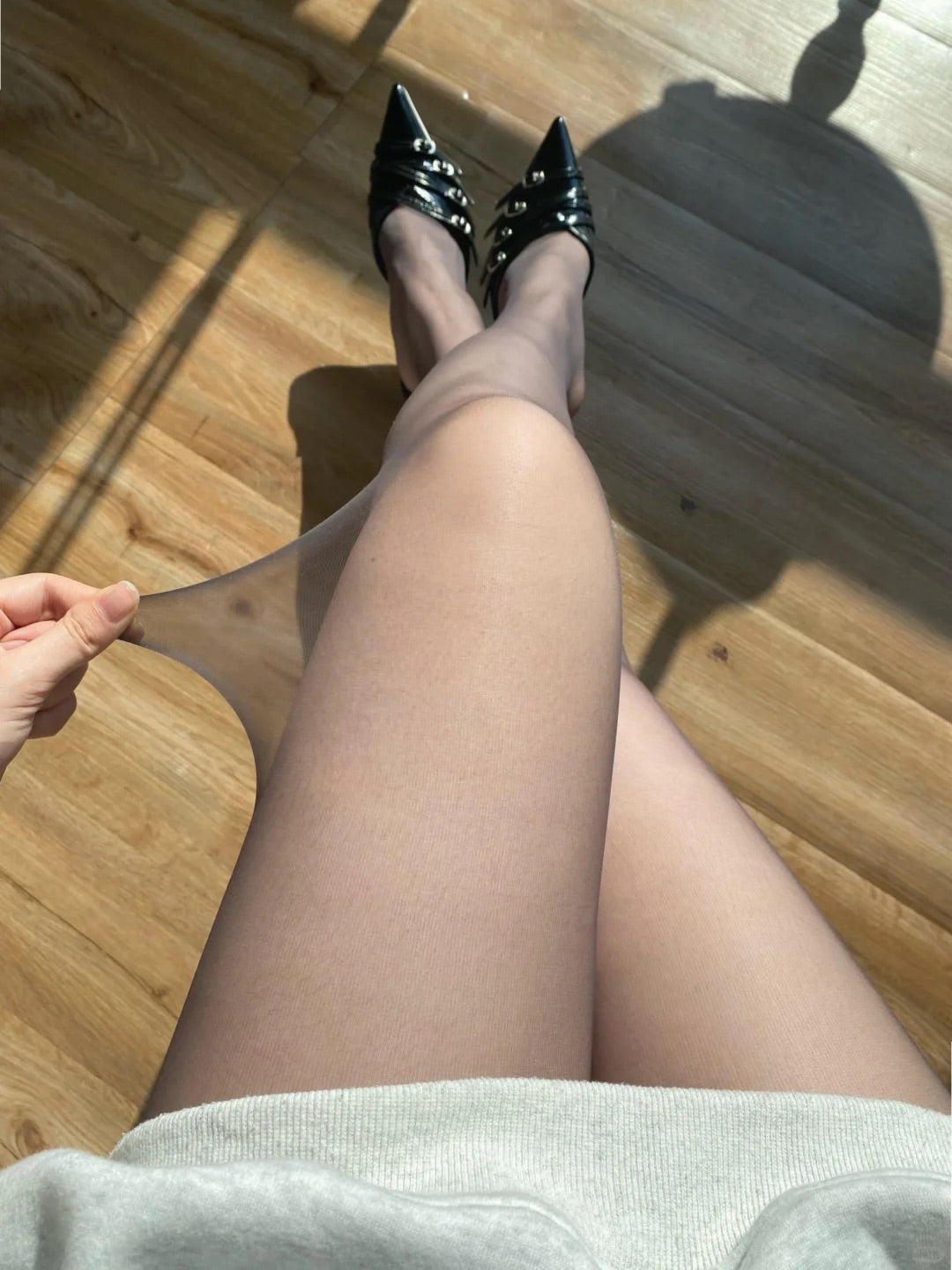 flesh-colored stockings